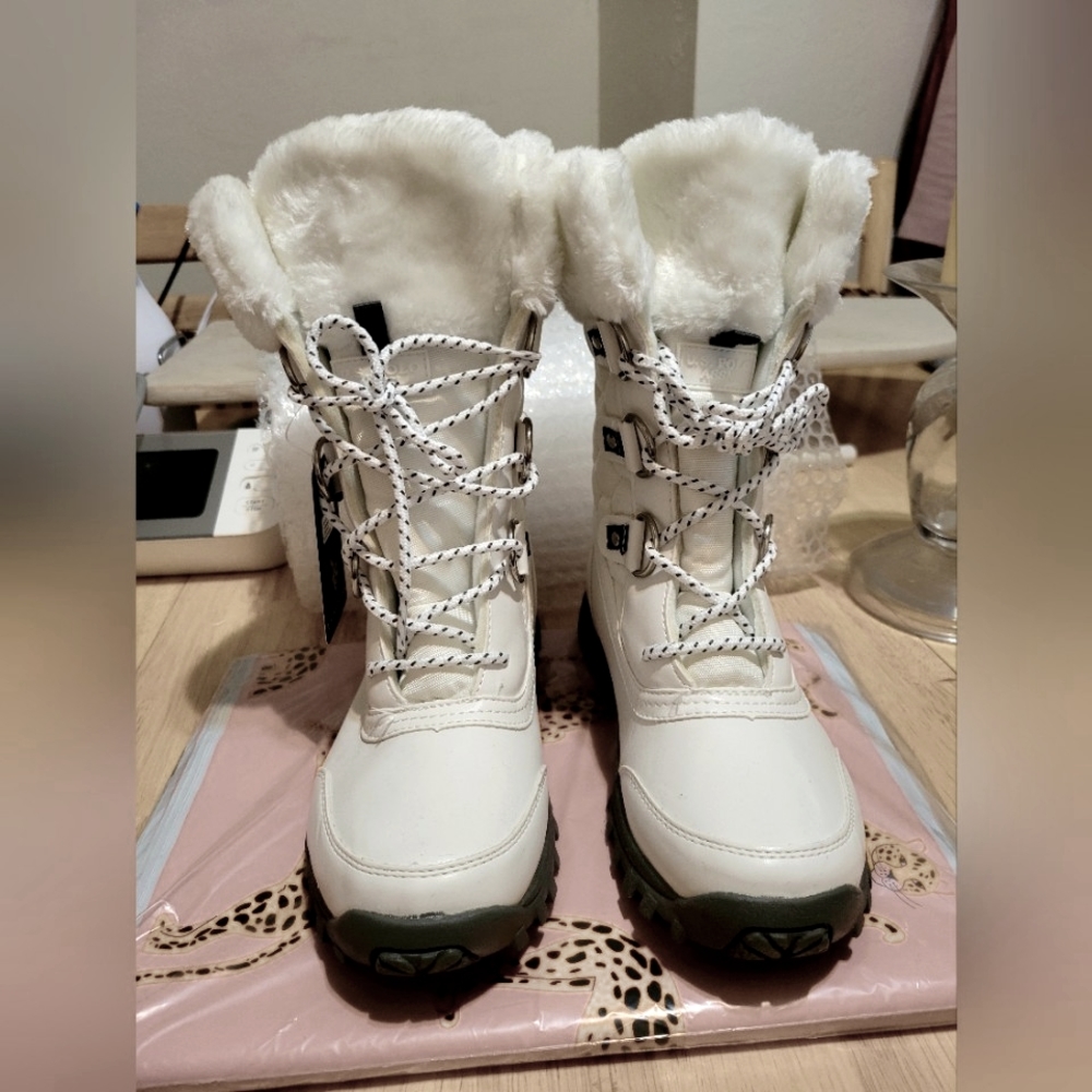 Snow Boots